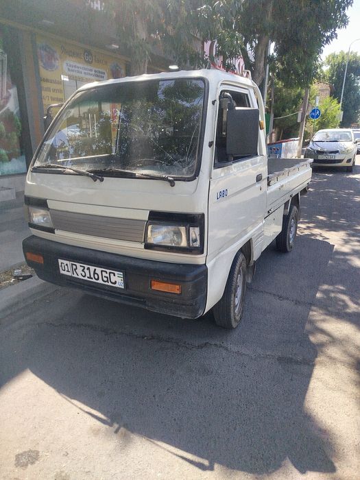 Labo sotiladi yurib turgan moshina