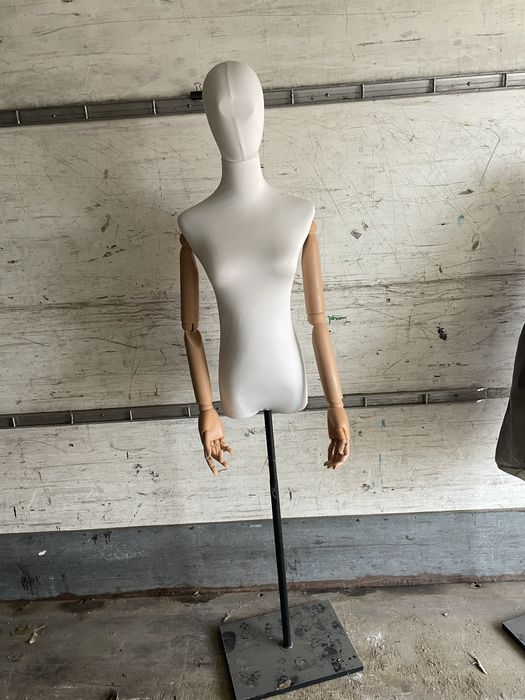 Маникен сатылады 2 штук бар