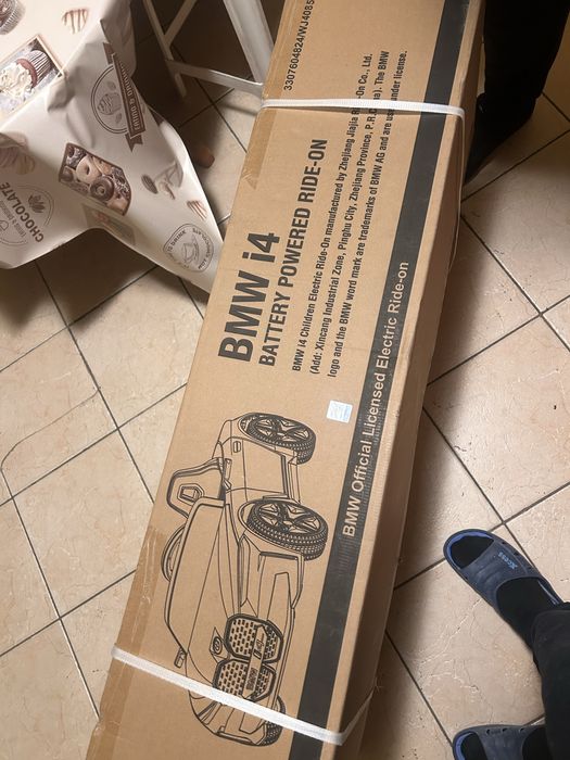 Детска количка BMW i4