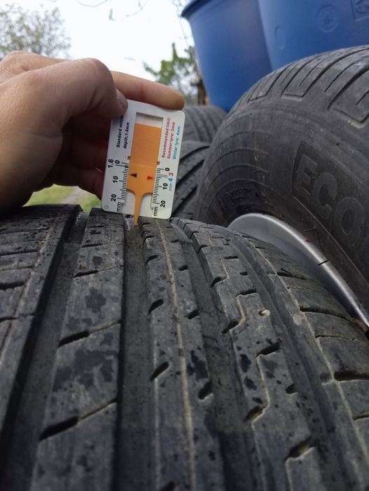 Летни Гуми 215/60/16