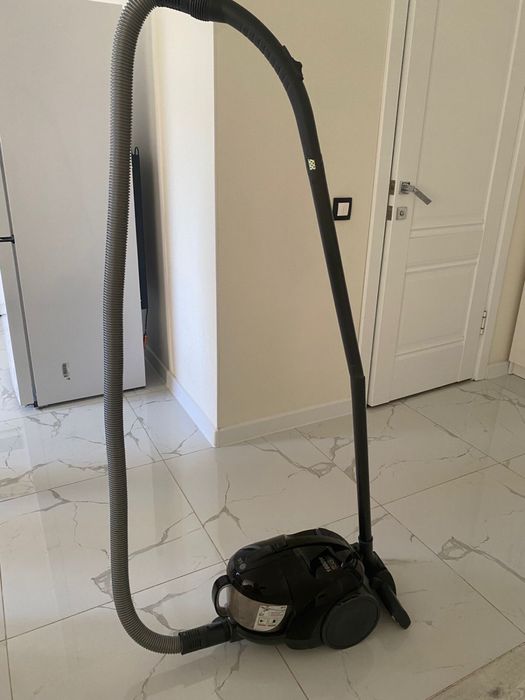 Пылесос LG 1600W