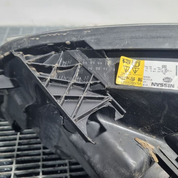 Far Dreapta Nissan Qashqai Facelift 2010 - 2013 SUV 4 Usi (1484) Xenon DOUA CLEME RUPTE
