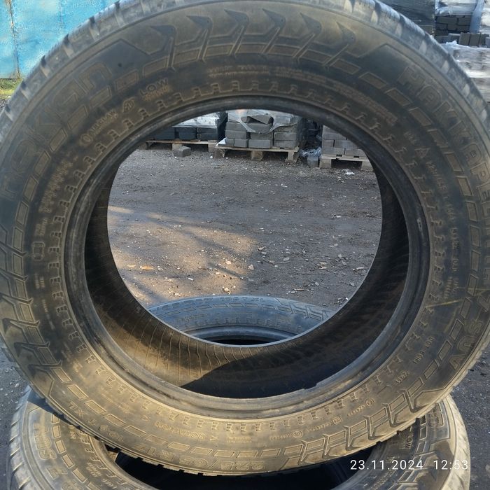 Продам шины на 17