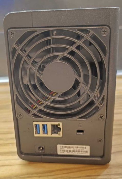 Synology DS214 NAS cu 2 harduri WD de 1 TB