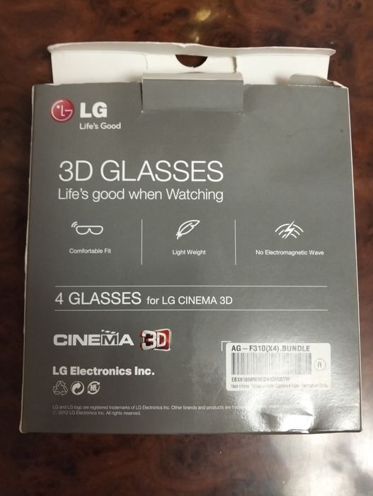 Продам новый набор 3 Д очков