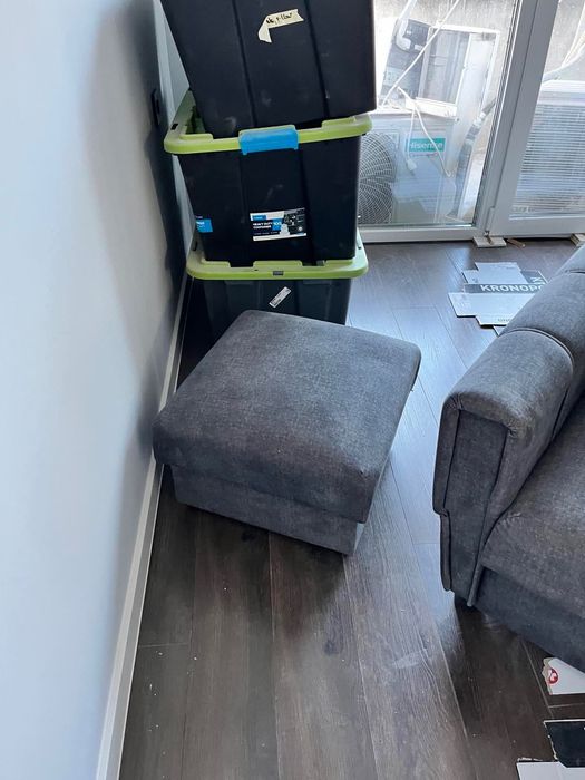 Холова гарнитура-Диван-разтегателен, два фотьойла и табуретка