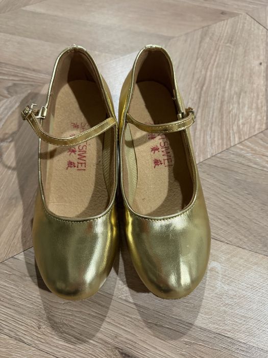 Туфли для народных танцев