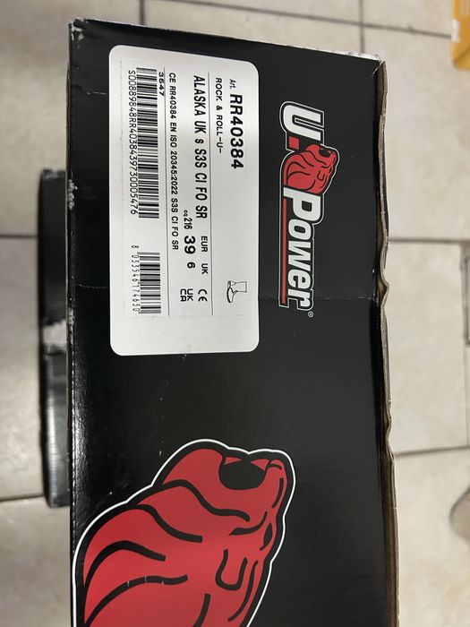 Bocanci cu protectie metalica