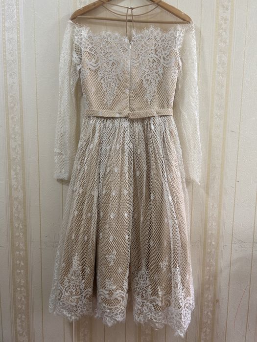 Платье кружевное
