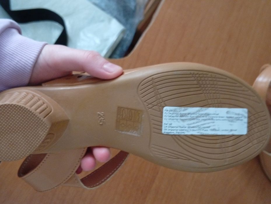 Одежда и обувь продаю