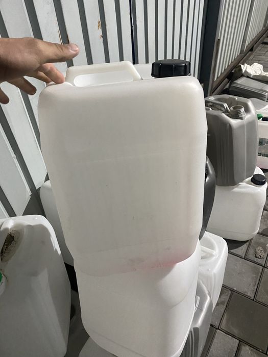 Канистры бочки