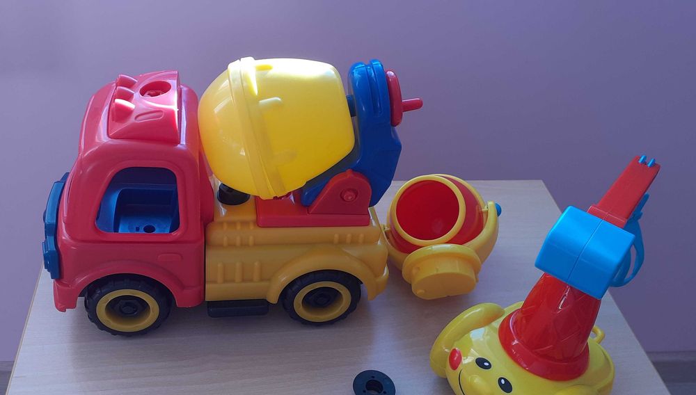 Детско камионче бетоновоз