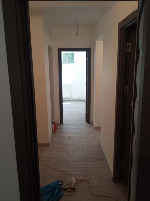 Executam lucrări amenajări interioare