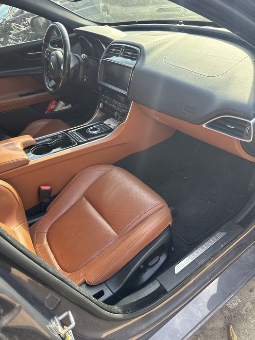 Dezmembrez Jaguar Xe 2.0 diesel cod motor 204dtd 2017
