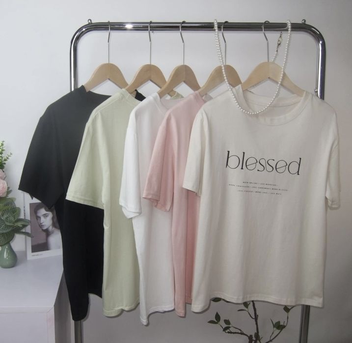 Женские футболки