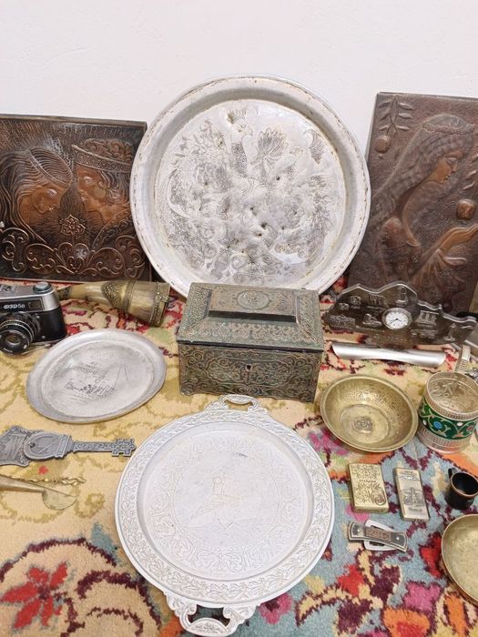 Antikvar buyumlar hammasi optim sotiladi