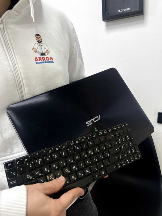 Reparatii laptop, calculatoare Iasi/Curatare laptop - Service