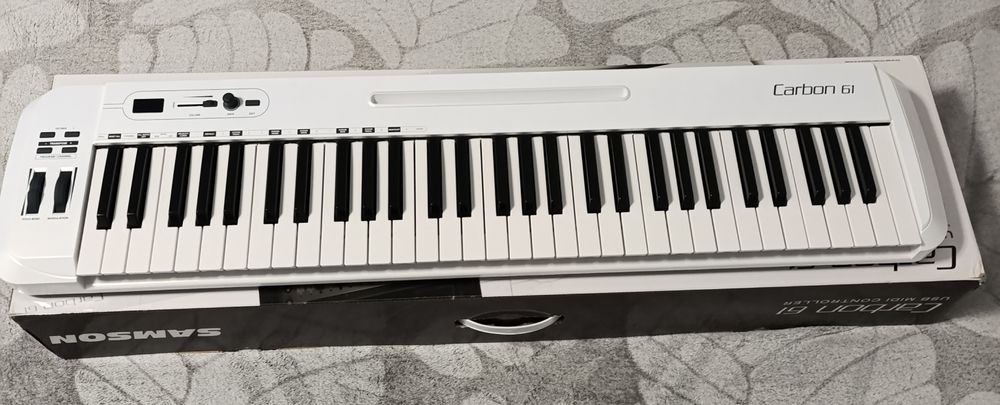 Midi keyboard Samson Carbon 61