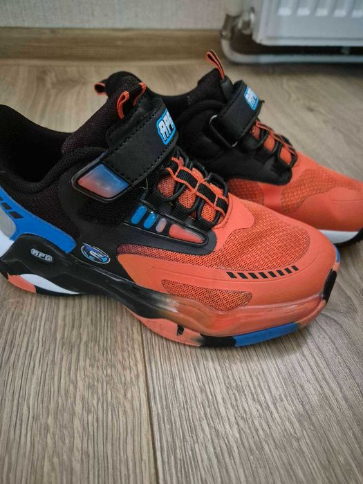 Детски маратонки APG