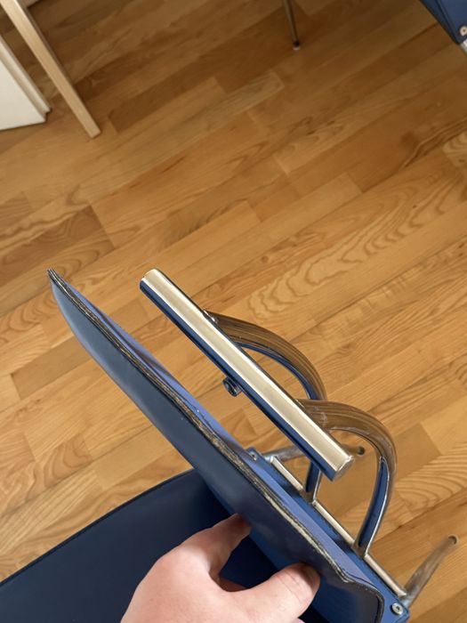 Продавам 6 трапезни стола