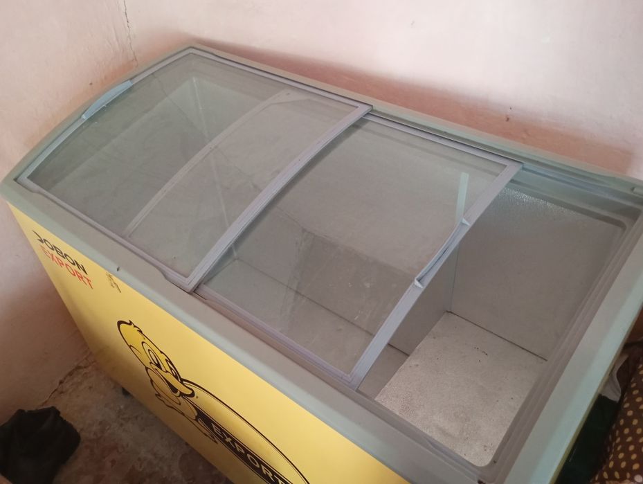 Холодильник добон