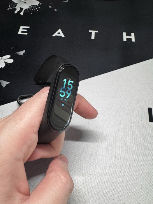 Продаю Mi Band 4, 5