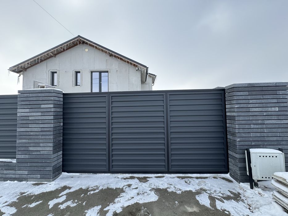 Gard din tabla cutata model CRT18 vopsit mat pe ambele parti 0,50mm