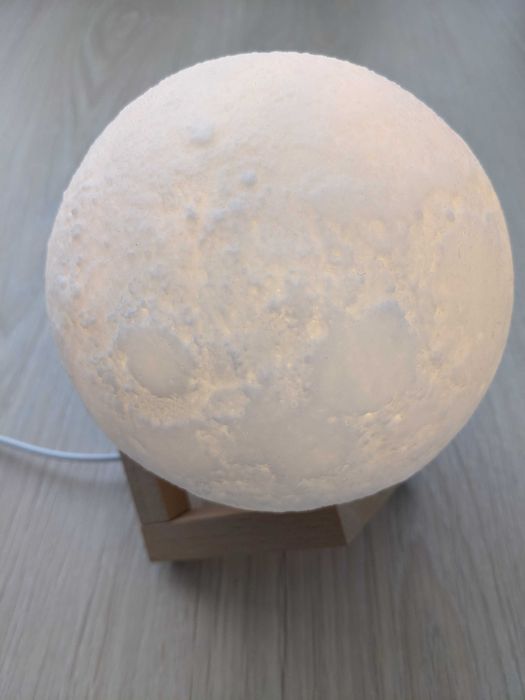Lampă de veghe lună 3D – lumină ambientală cu LED