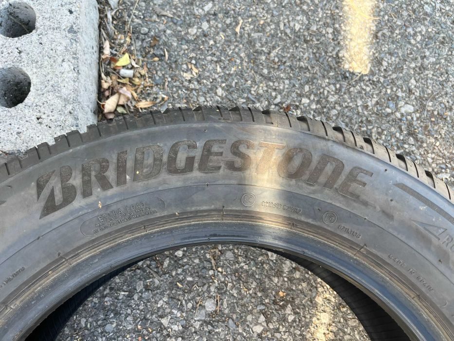 зимни Ггуми BRIDGESTONE  215/65/17 с ДОТ 38/2022г