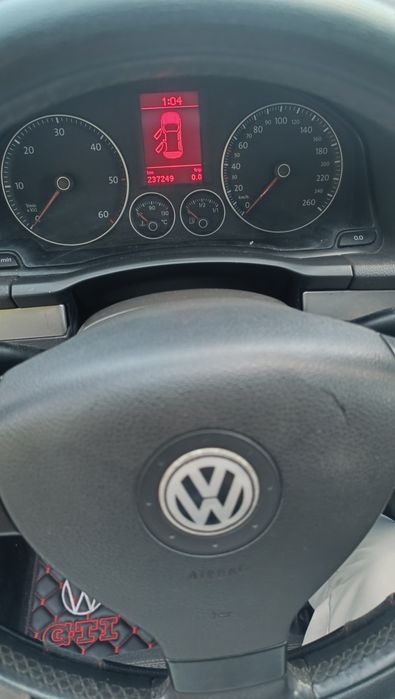 Продавам Голф 5 2.0tdi 140кс. BKD на ЧАСТИ както и Части за други коли