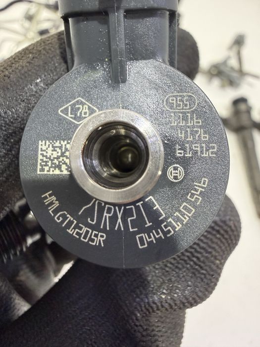 Комплект горивна система гнп gnp GNP  Bosch 2.0 dCi дюзи помпа рейка Renault Nissan 0445010404