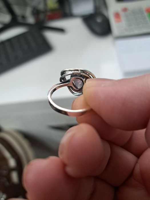 Сребърен пръстен с камък сваровски