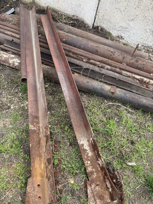 Угольник металлический б/у