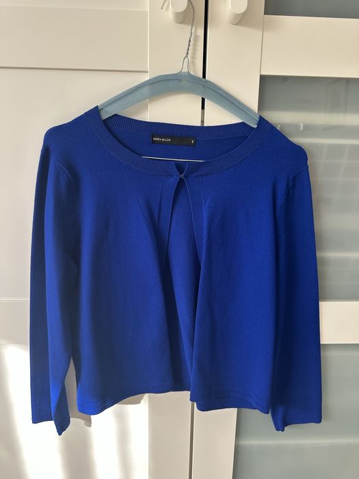 Дамска жилетка в кралско синьо на Карен Милън