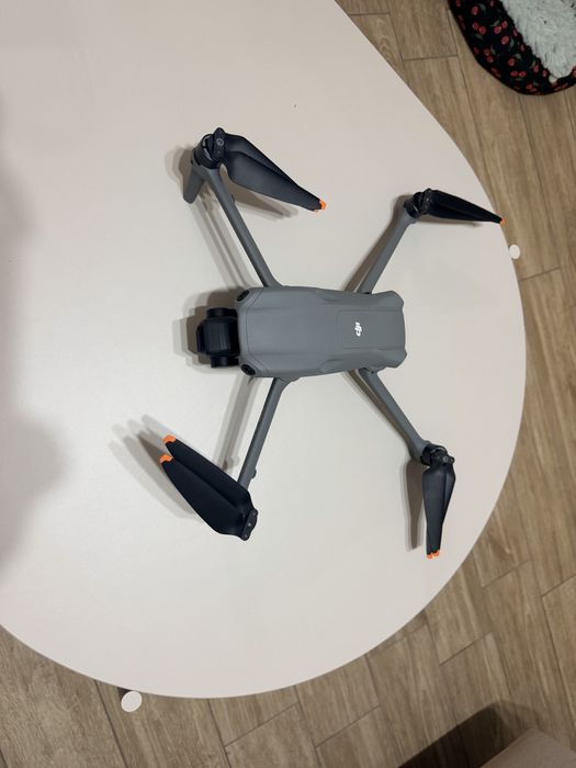 DJI AIR 3 COMBO + Твърд Куфар