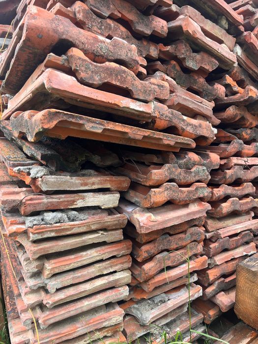 Țiglă veche ceramică