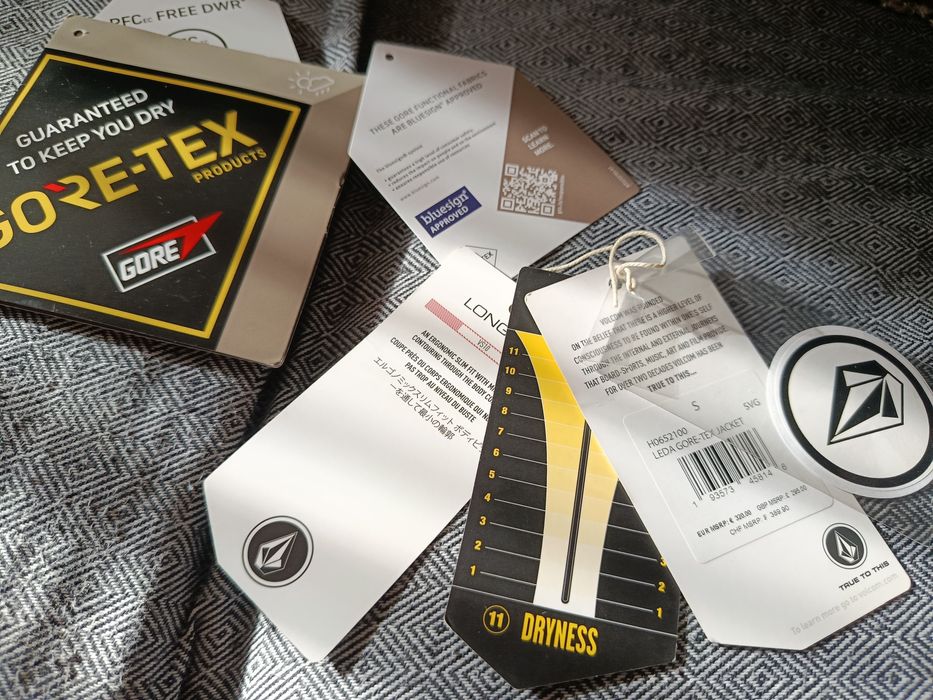 Сноуборд  яке VOLCOM GORE-TEX