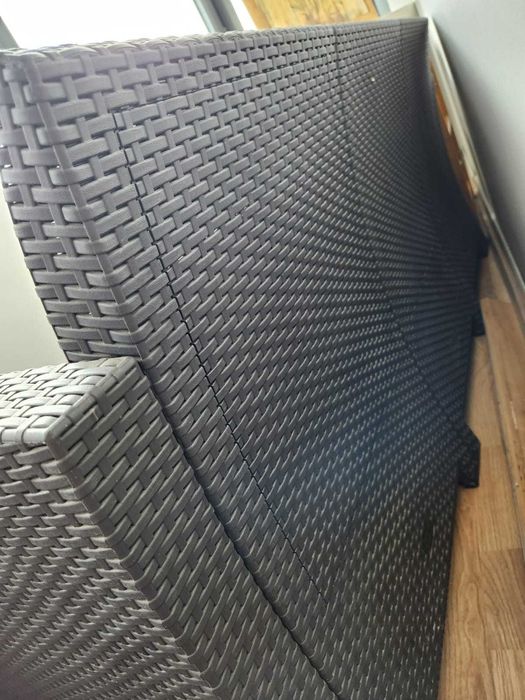 Продам садовый диван пластиковый б/у