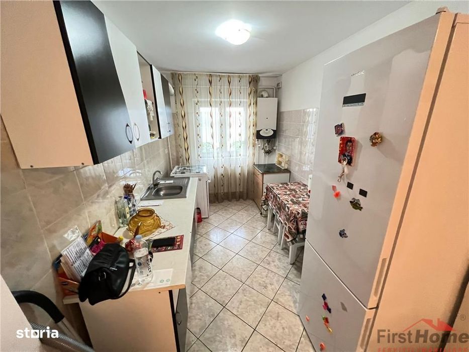 Apartament 2 camere, hol patrat, logie + balcon, zona Razboieni — fotografia 1