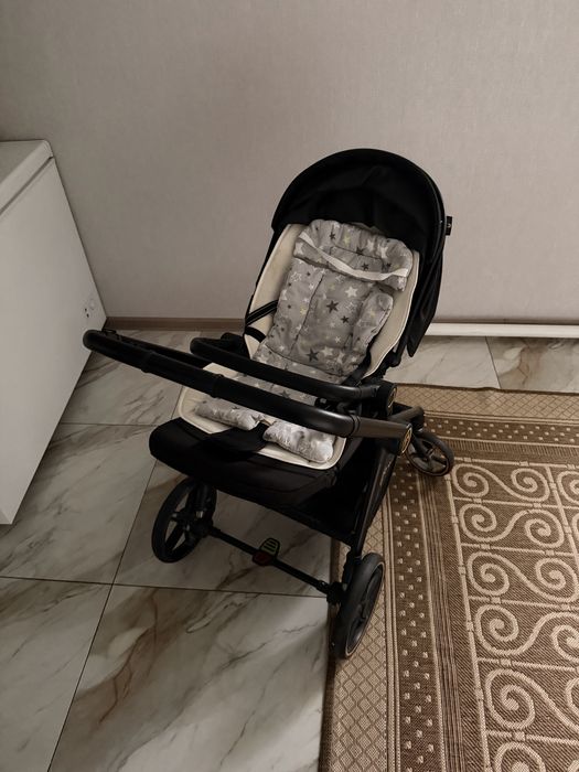 Продам коляску почти новая