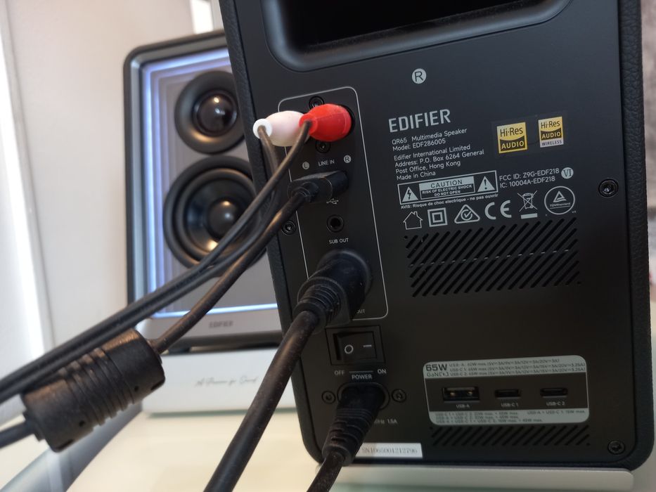 Boxe Edifier QR65 Bluetooth – ca noi, cu iluminare RGB ambientala