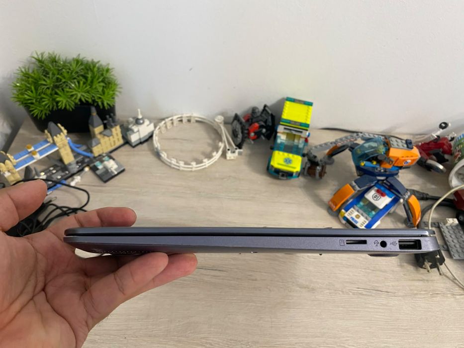 Ультрабук ASUS/IPS Full HD/intel i3-7/SSD Nvme
