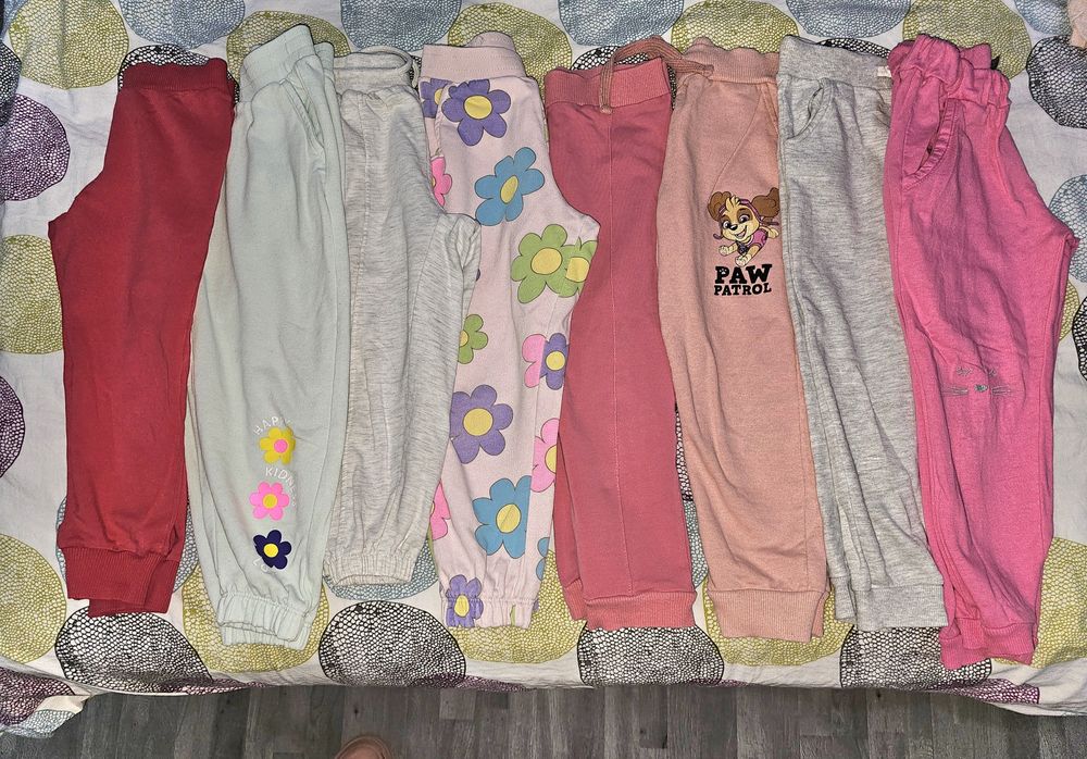 Много дрешки за момиче размер 104/110