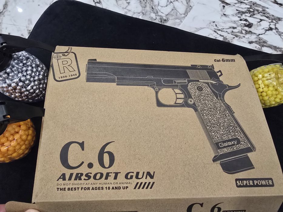 Pistol airsoft si munitie