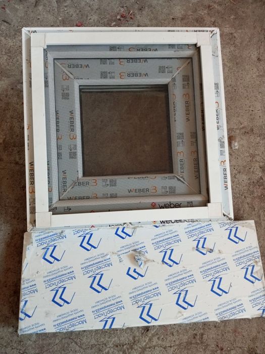 Продам пластиковое окно 42 на 42