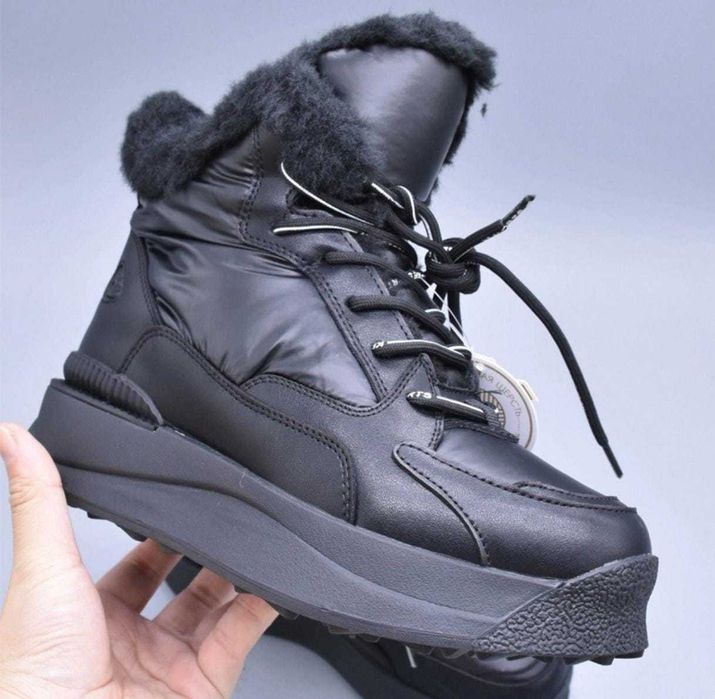 Продам новые зимние ботинки