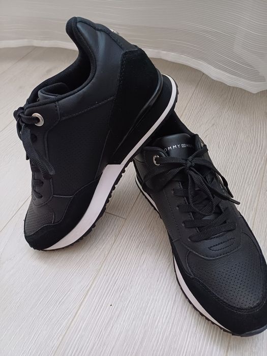 Adidasi/ pantofi Tommy Hilfiger 40 dama