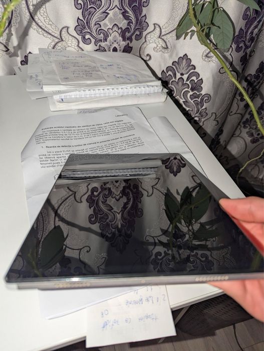 Vând tableta samsung tab A8