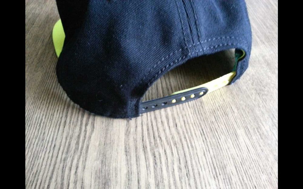 Продавам шапка Nintendo