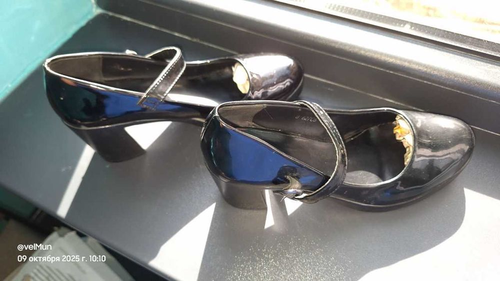 Туфли осенние красивые 39 р